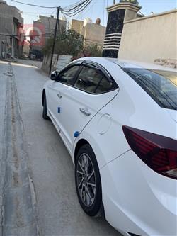 هیوندای ئەلەنترا